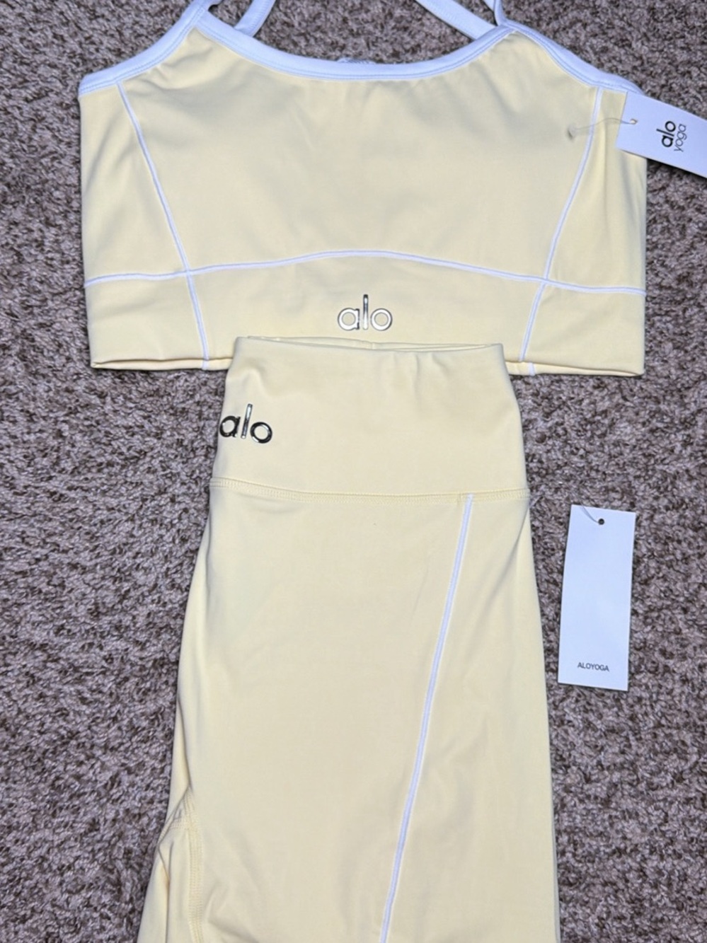 Alo Yoga Pale Yellow Sports Bra & Leggings Set